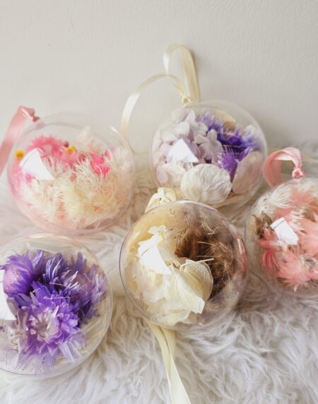 Acrylic Christmas Balls - Dried Flowers with Customizable Sticker