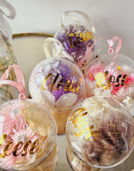 Acrylic Christmas Balls - Dried Flowers with Customizable Sticker - Image 3